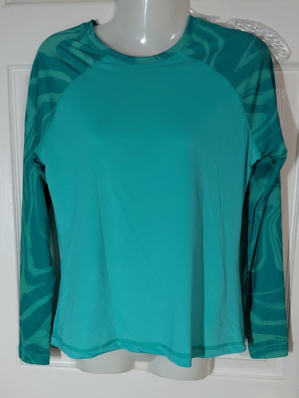 Kanu Surf Teal Long-Sleeve Rashguard Athletic Top
